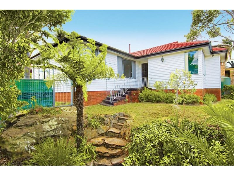 17 Dumbarton Place, Engadine NSW 2233