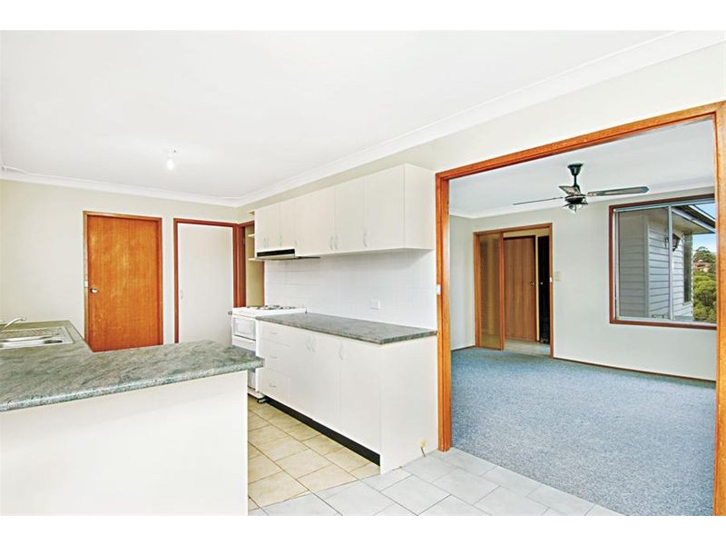 17 Dumbarton Place, Engadine NSW 2233