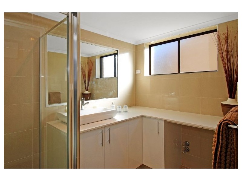 2/16 Bath Street, Thirroul NSW 2515