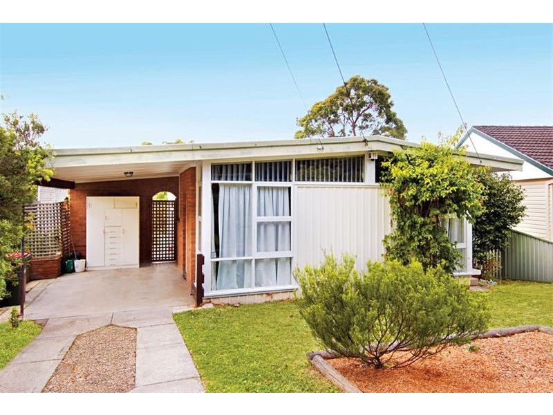 18 Dumbarton Place, Engadine NSW 2233