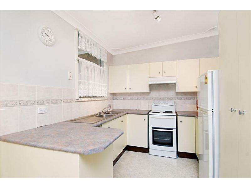 18 Dumbarton Place, Engadine NSW 2233