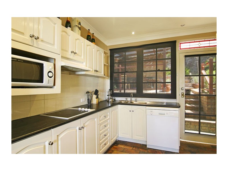 8 Haig Street, Wombarra NSW 2515