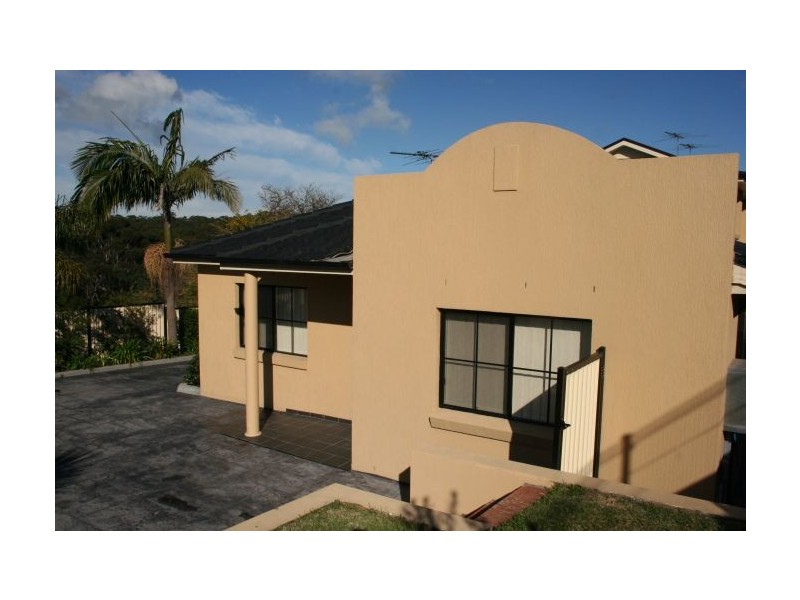 1/8 Short Street, Helensburgh NSW 2508