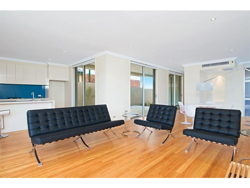 21b McCauley Street, Thirroul NSW 2515