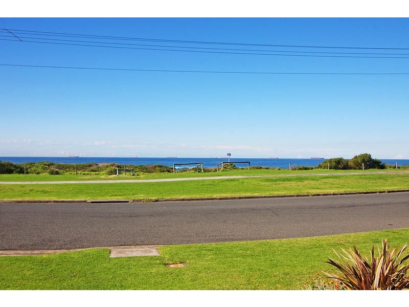 22 Beach Drive, Woonona NSW 2517