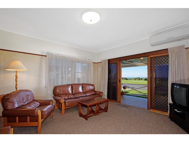 22 Beach Drive, Woonona NSW 2517