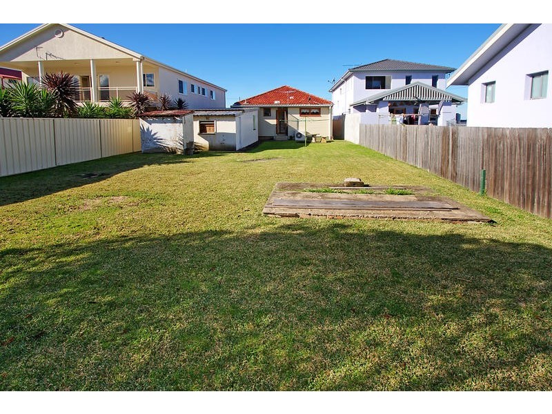 22 Beach Drive, Woonona NSW 2517
