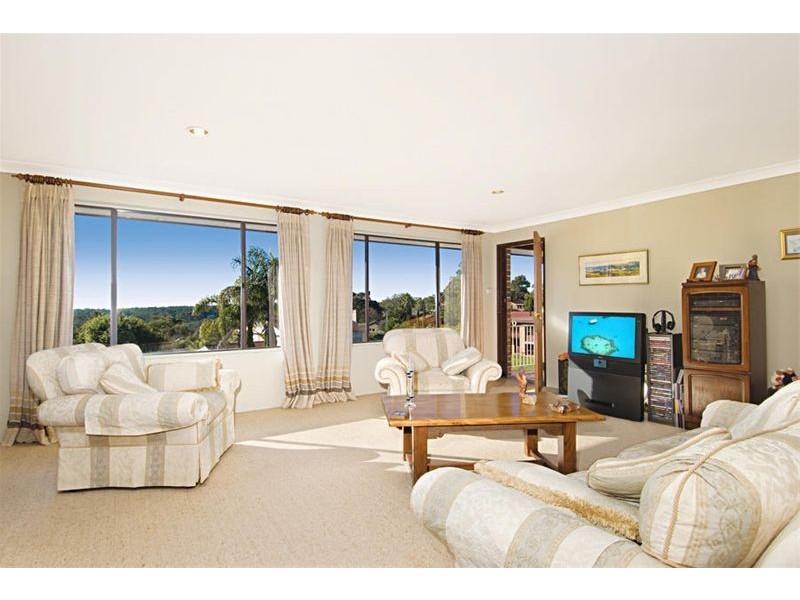 2 Henry Kendall Close, Heathcote NSW 2233