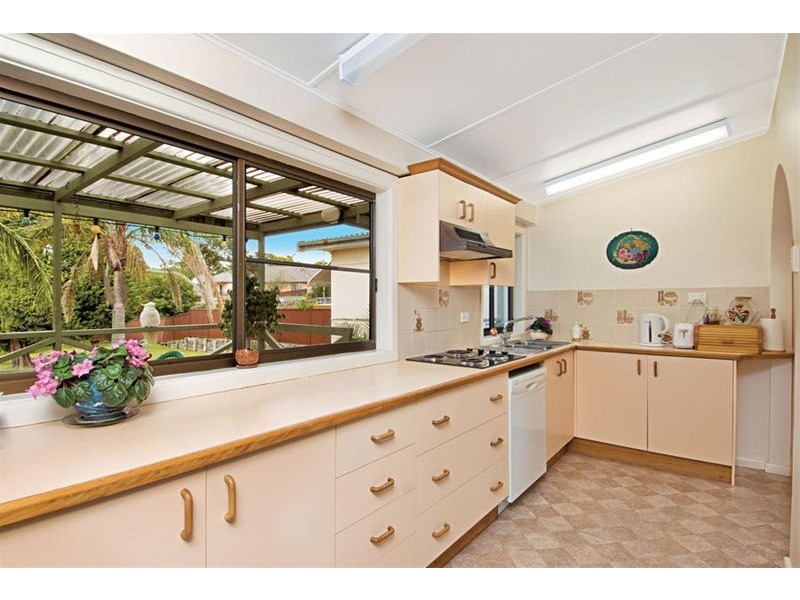 11 Short Street, Heathcote NSW 2233