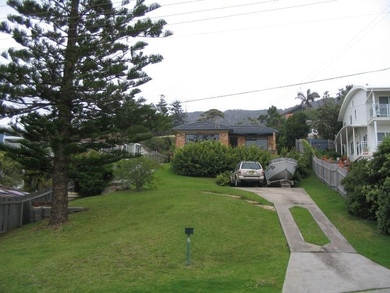 8 Haig Street, Wombarra NSW 2515