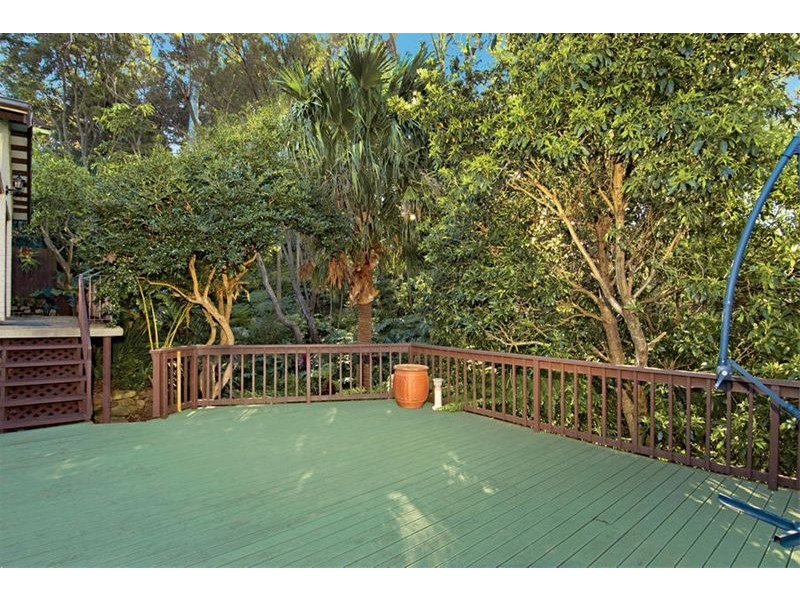 9 Hazel Crescent, Thirroul NSW 2515