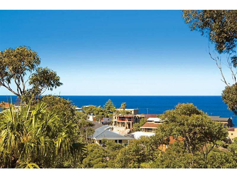 25 Chellowdene Avenue, Stanwell Park NSW 2508