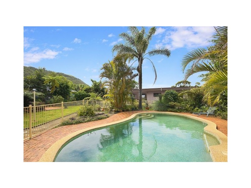 25 Chellowdene Avenue, Stanwell Park NSW 2508