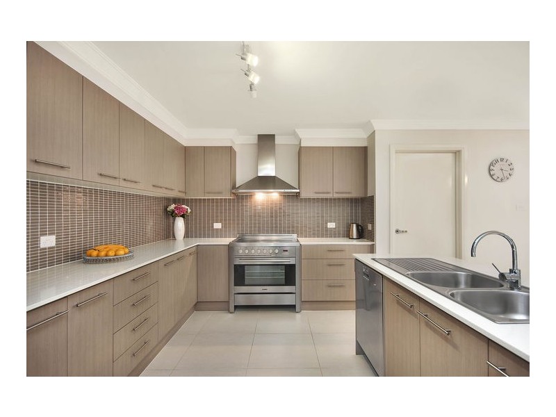 11 Cemetery Road, Helensburgh NSW 2508