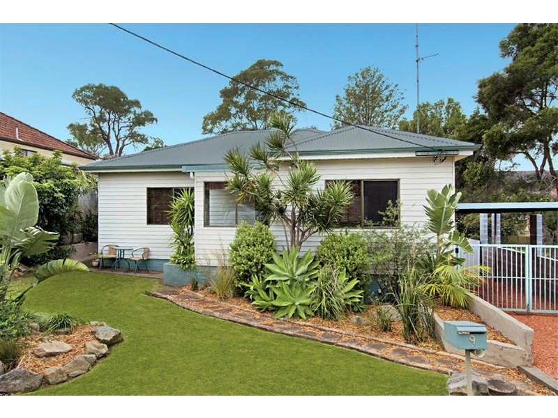 9 Robert Street, Woonona NSW 2517