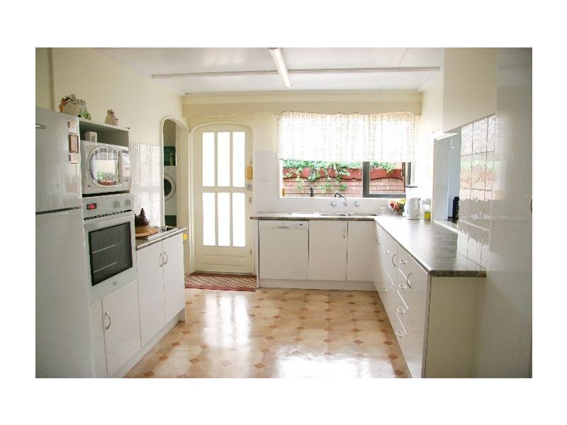 8 Blackall Street, Bulli NSW 2516