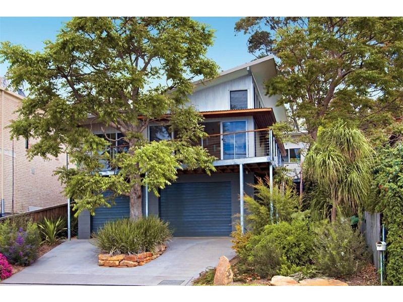 102 Phillip Street, Thirroul NSW 2515
