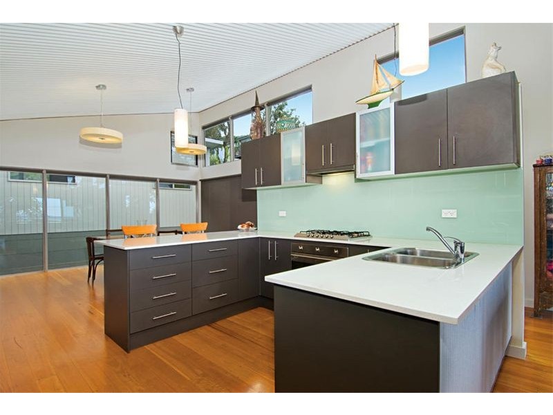 102 Phillip Street, Thirroul NSW 2515