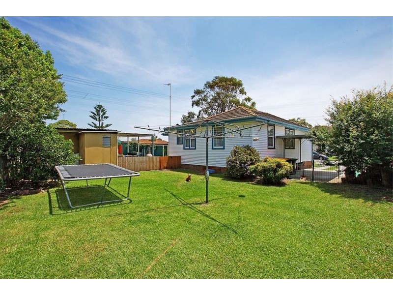 2 Thomas Street, Lake Illawarra NSW 2528