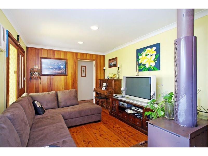 2 Thomas Street, Lake Illawarra NSW 2528