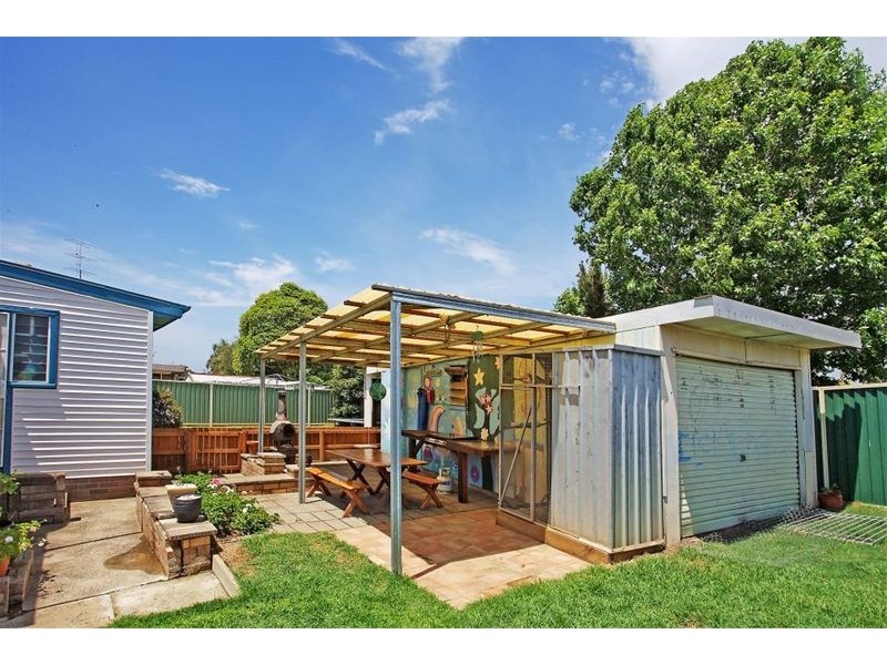 2 Thomas Street, Lake Illawarra NSW 2528