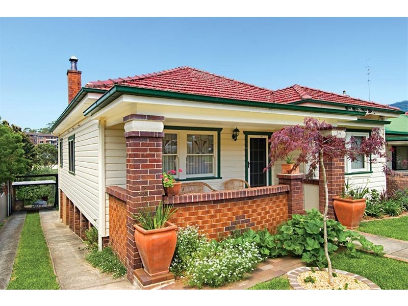 20 Russell Street, Woonona NSW 2517