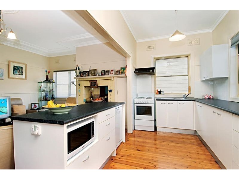 20 Russell Street, Woonona NSW 2517