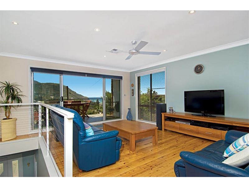 6 Murrawal Road, Stanwell Park NSW 2508