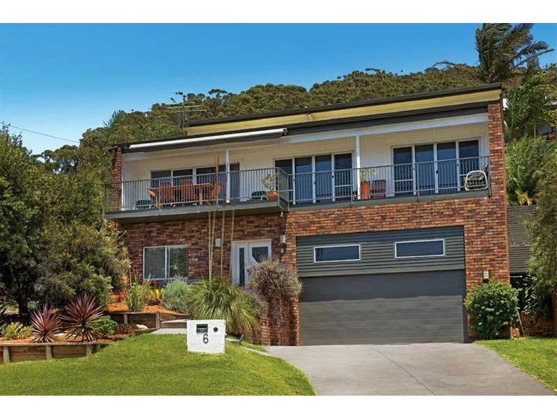 6 Murrawal Road, Stanwell Park NSW 2508