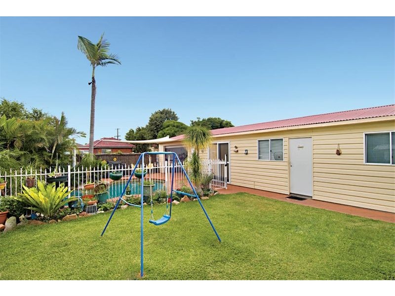 24 Dorrigo Avenue, Woonona NSW 2517