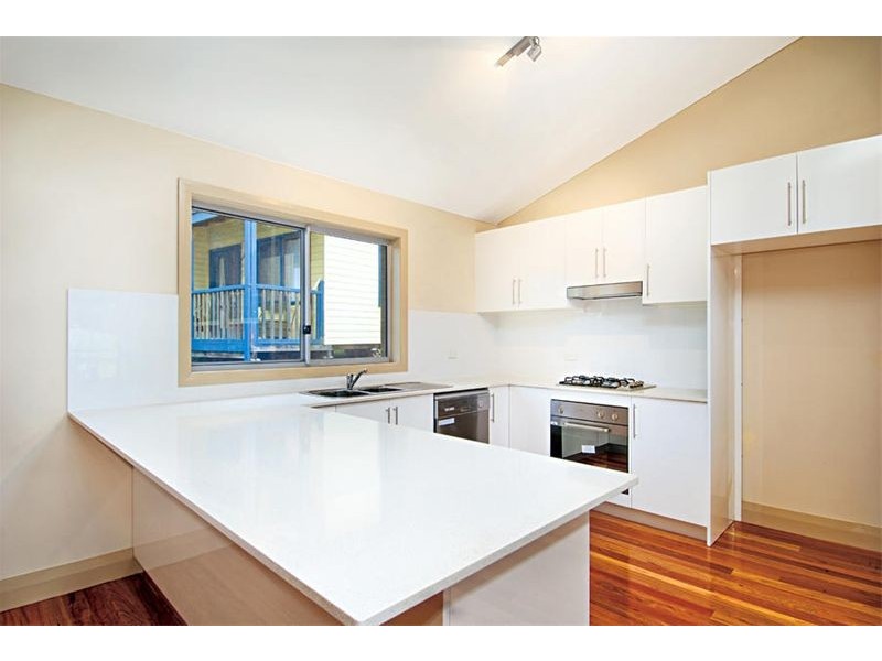 6 Pass Avenue, Thirroul NSW 2515