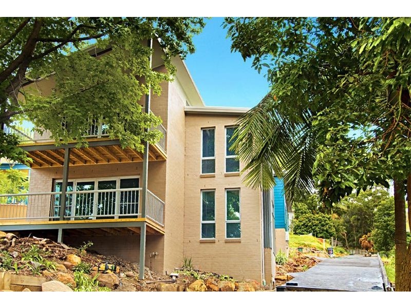 6 Pass Avenue, Thirroul NSW 2515