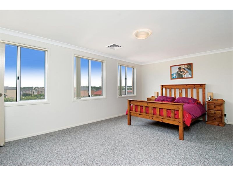 8 Messina Circuit, Prestons NSW 2170