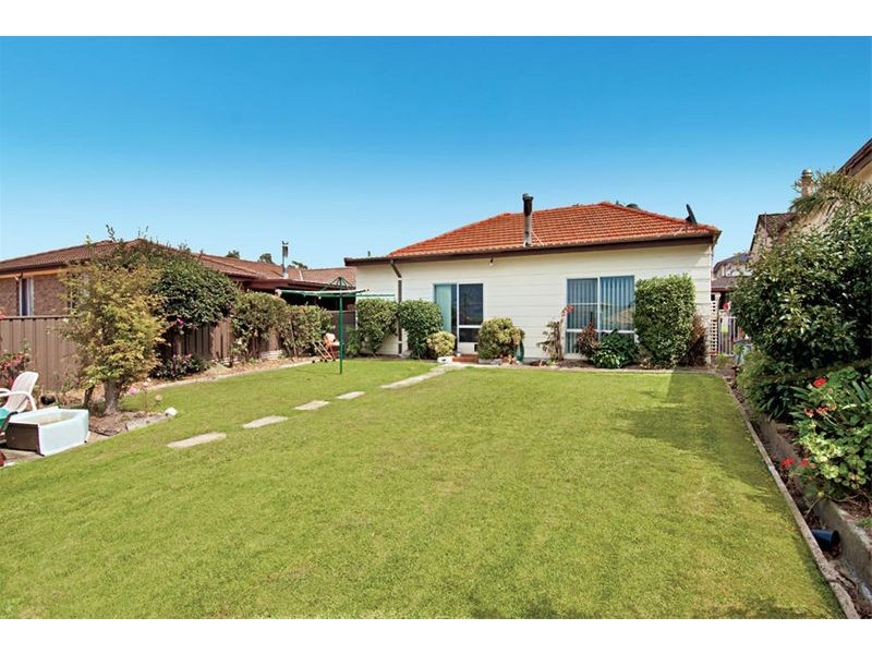 9 Hay Street, Helensburgh NSW 2508