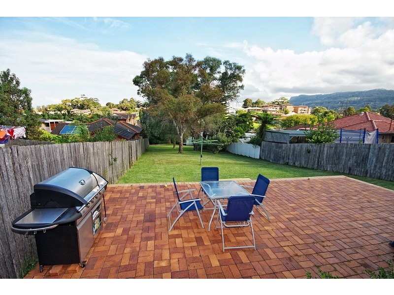 38 Russell Street, Woonona NSW 2517