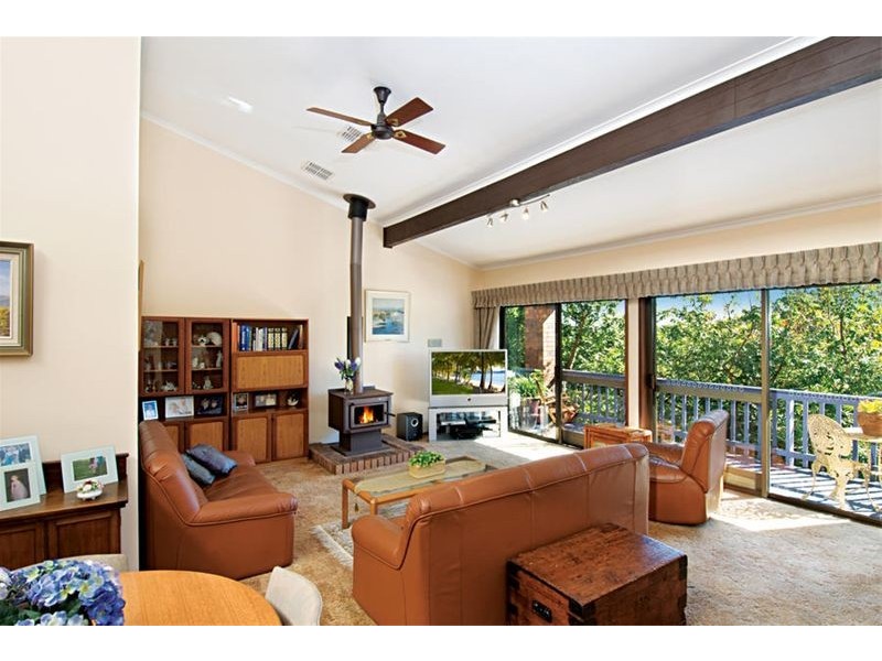 4 Larkspur Place, Heathcote NSW 2233