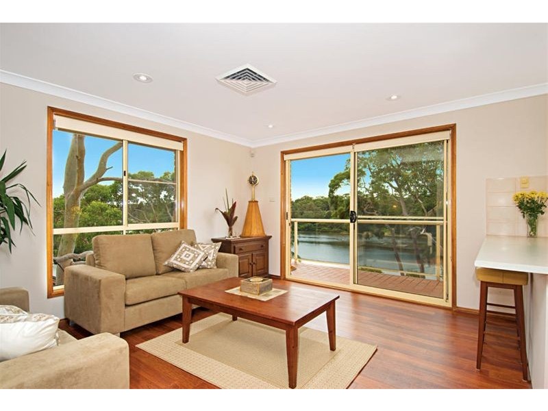 8 St George Crescent, Sandy Point NSW 2172