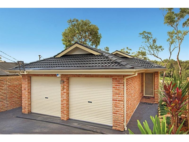 8 St George Crescent, Sandy Point NSW 2172