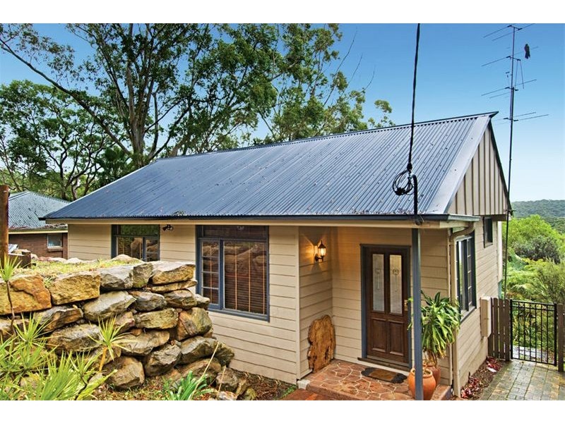 93 The Crescent, Helensburgh NSW 2508