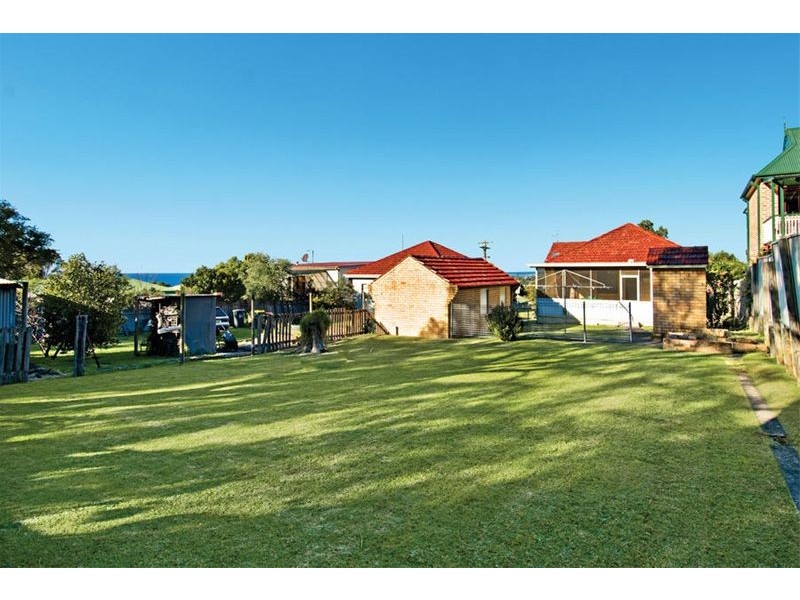 23a Seaview Terrace, Thirroul NSW 2515