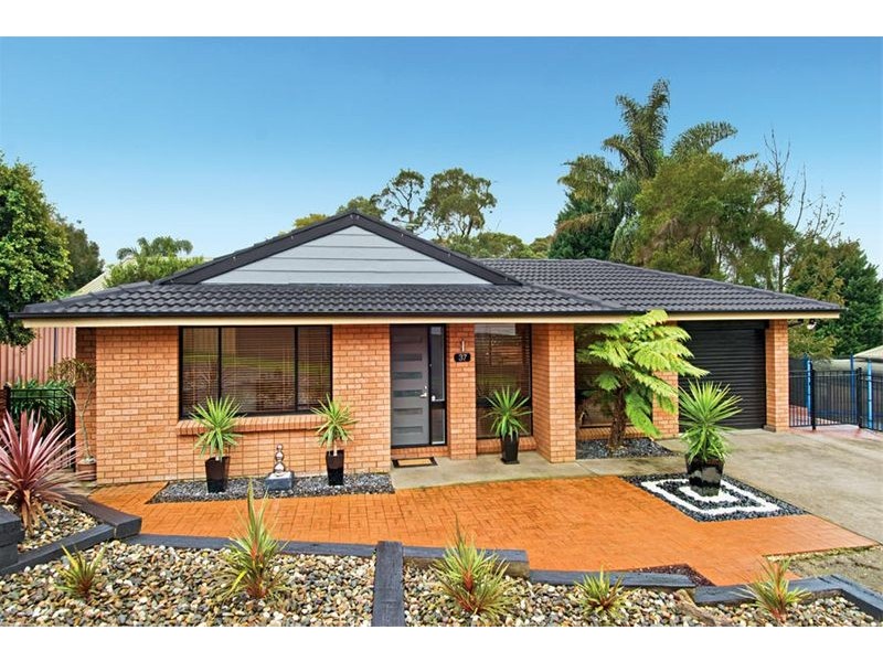 37 The Crescent, Helensburgh NSW 2508