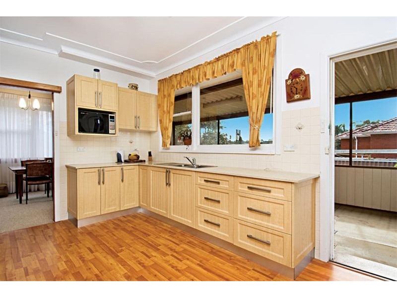 2 Woorak Crescent, Miranda NSW 2228