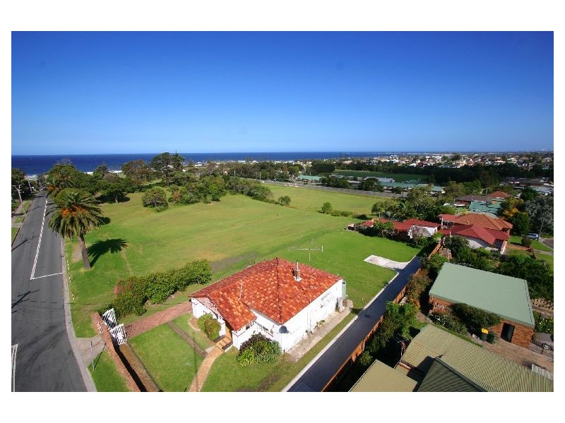 1  Park Road, Bulli NSW 2516