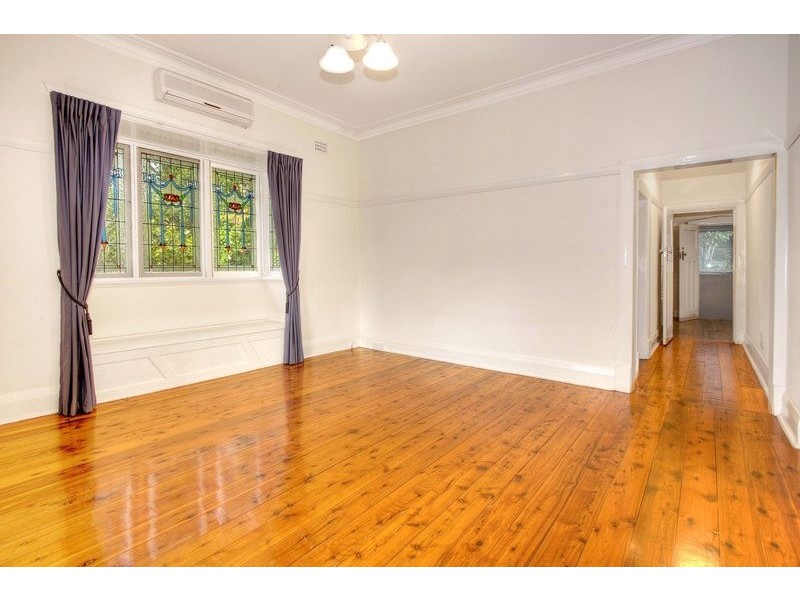 12 Foster Street, Helensburgh NSW 2508