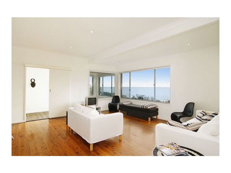 2  Woodland Avenue, Thirroul NSW 2515