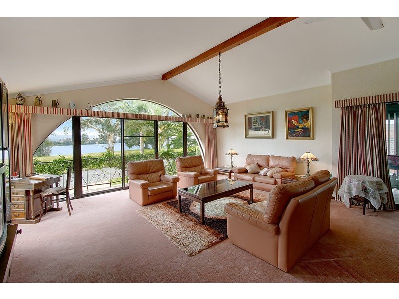 64  Riverview Road, Nowra NSW 2541