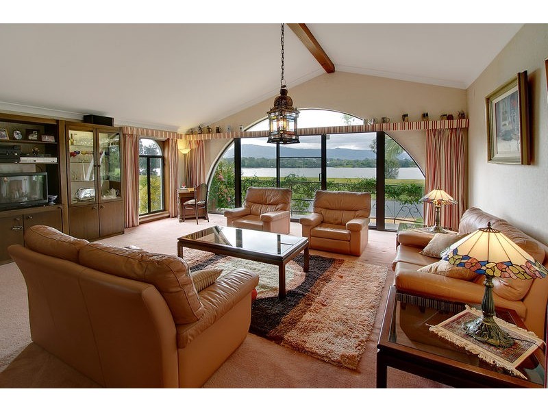 64  Riverview Road, Nowra NSW 2541