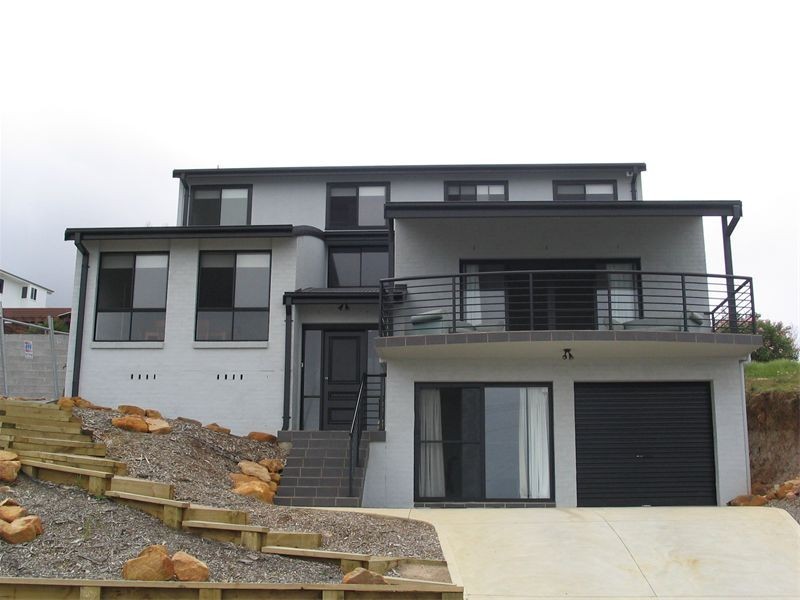 2b  Mountain Road, Austinmer NSW 2515