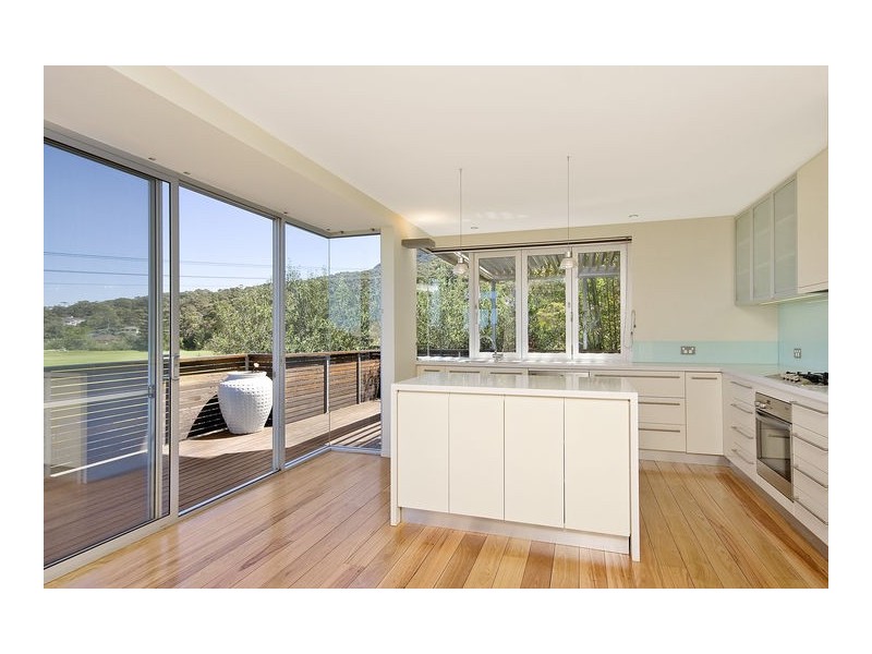 766  Lawrence Hargrave Drive, Coledale NSW 2515