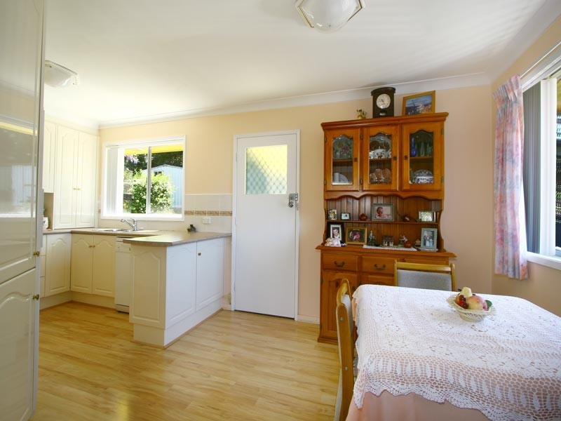 28 Nardoo Crescent, Thirroul NSW 2515